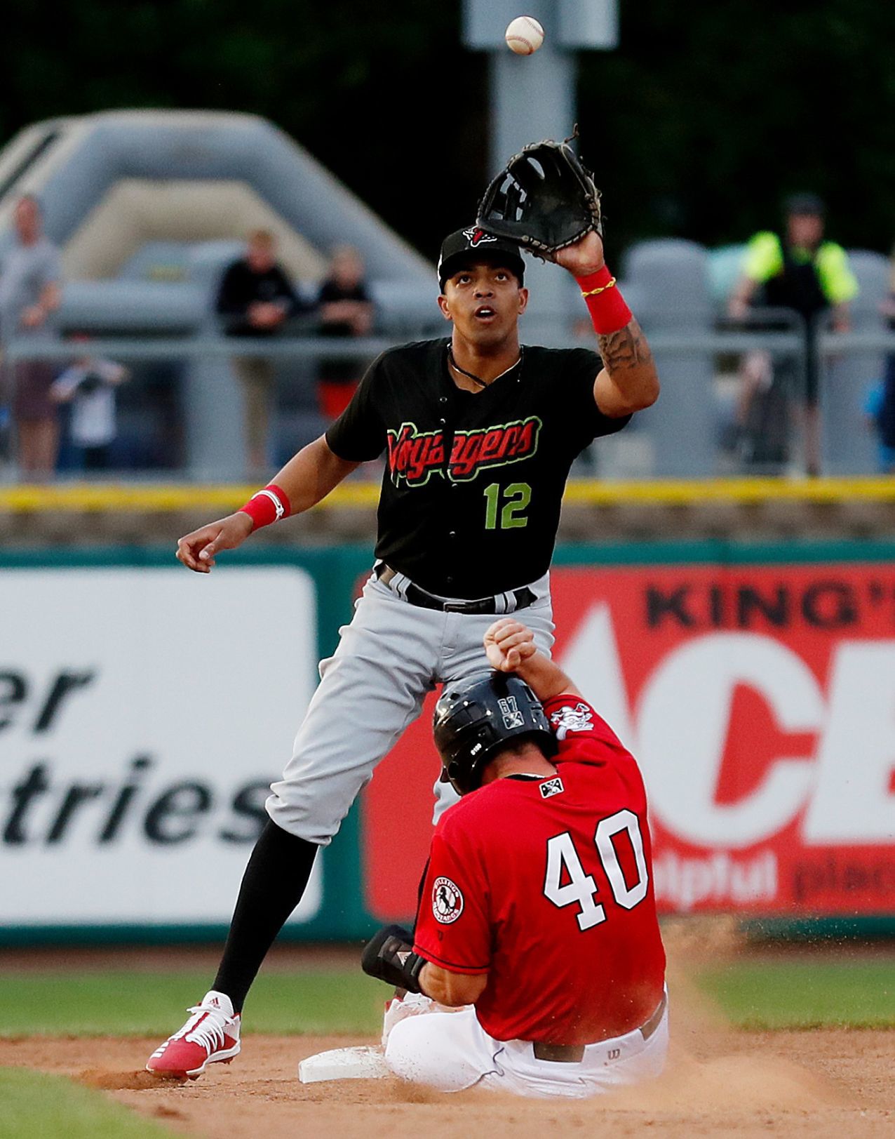 Mustangs vs. Voyagers